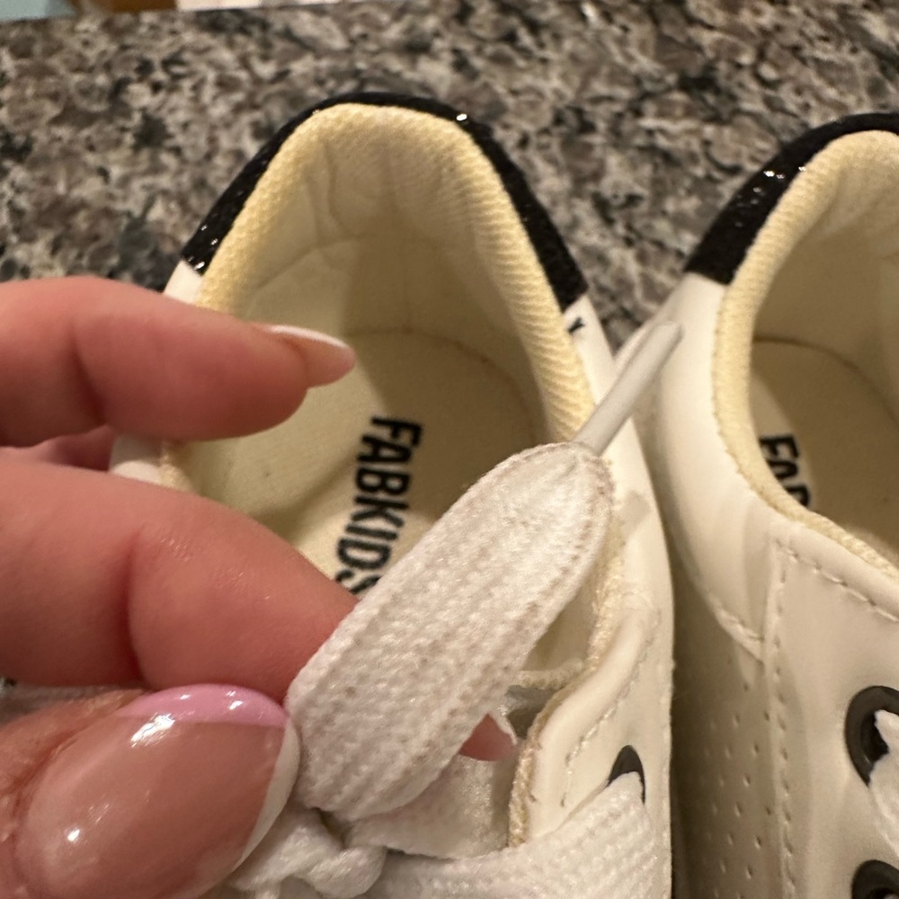 EUC FabKids White Sneakers with sequin Black Star - Picture 11 of 13